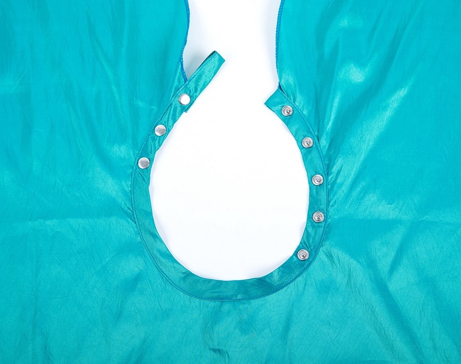 Metallic snaps for Iridescent salon cape